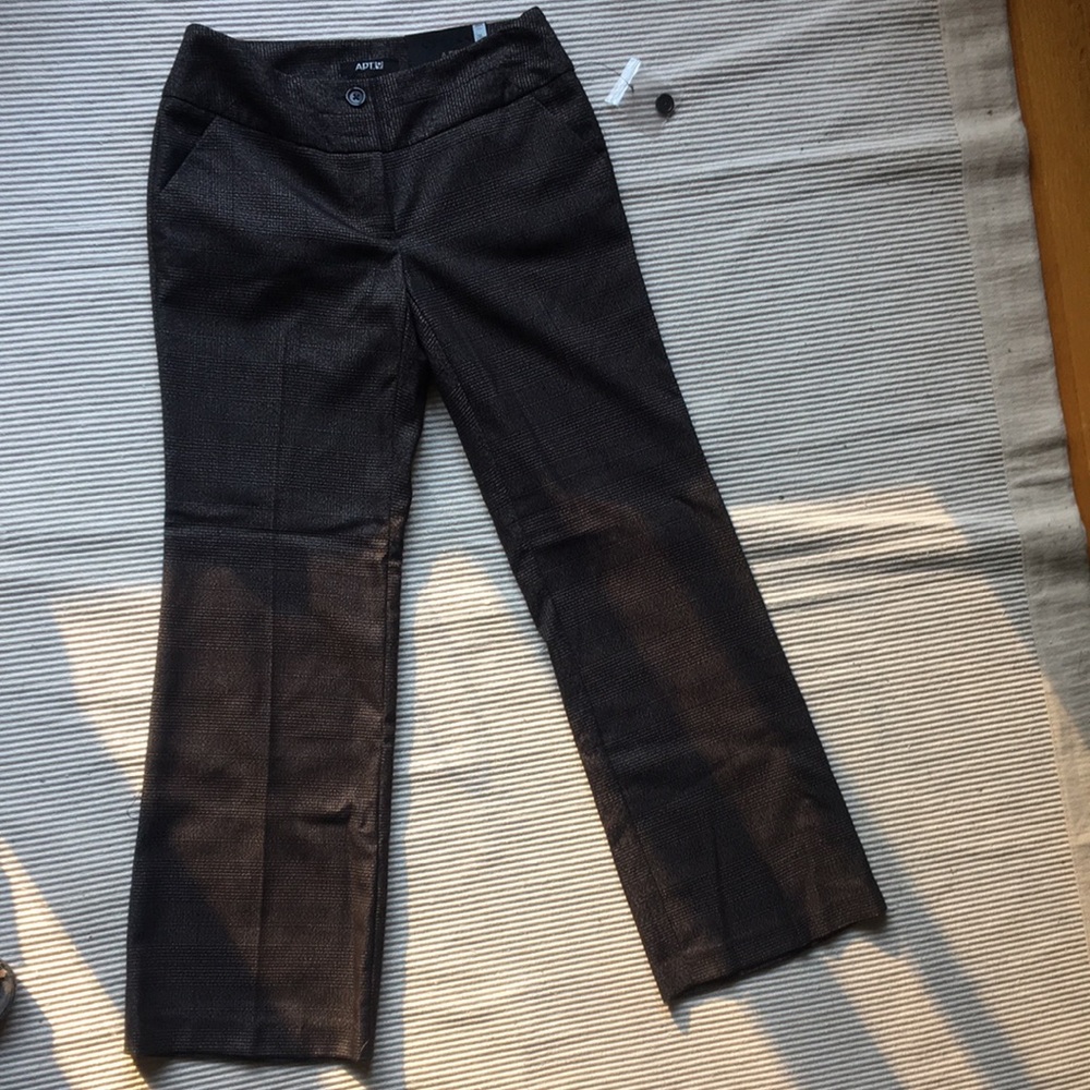 Apt.9 women trouser leg sits below waist, curvy through hip &thigh size OP
